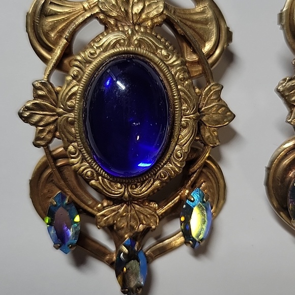 Gold-Tone Vintage Style Earrings with Deep Blue Cabochons - Picture 2 of 6